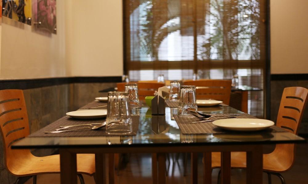 Treebo Edha Suites Koramangala Бангалор Экстерьер фото