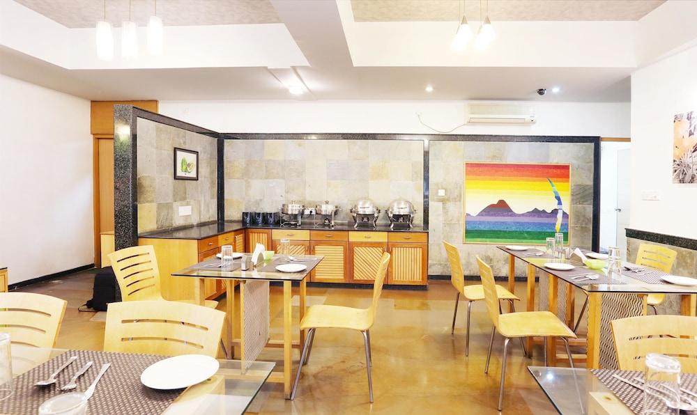 Treebo Edha Suites Koramangala Бангалор Экстерьер фото